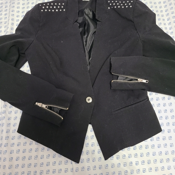 Black Blazer - Picture 2 of 4